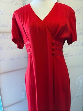 John Roberts Classic Red V-Neck Dress with Decorative Buttons and Front Slit
